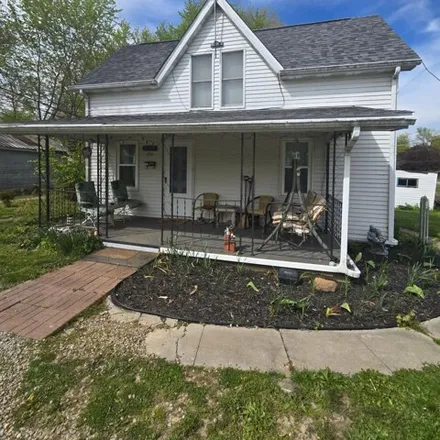 Buy this 3 bed house on 256 South Walnut Street in London, OH 43140