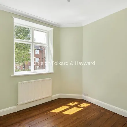 Rent this 3 bed apartment on unnamed road in London, N8 9QY