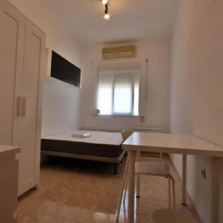 Image 3 - Carrer de Yecla, 46021 Valencia, Spain - Room for rent