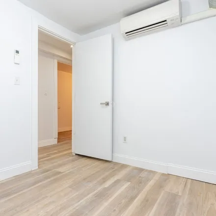 Image 6 - 105 Weirfield Street, New York, NY 11221, USA - Apartment for rent