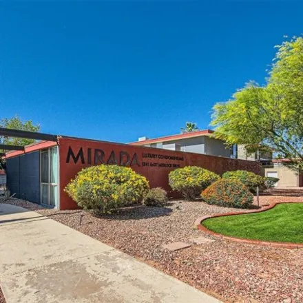 Image 2 - East Medlock Drive, Phoenix, AZ 85014, USA - Apartment for sale