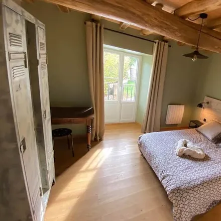 Rent this 2 bed townhouse on Devant le Village in 08800 Haulmé, France