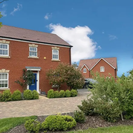 Rent this 4 bed house on Crown Close in Wantage, OX12 9WP
