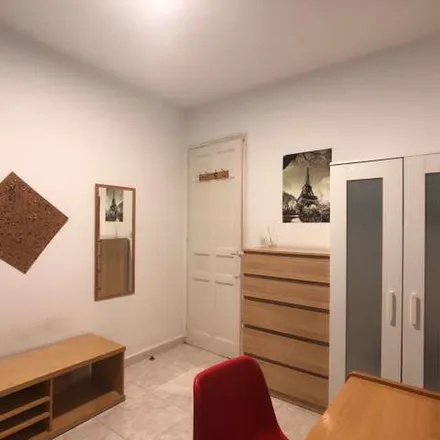 Rent this 3 bed apartment on Ludus Belli in Calle de Zaragoza, 14