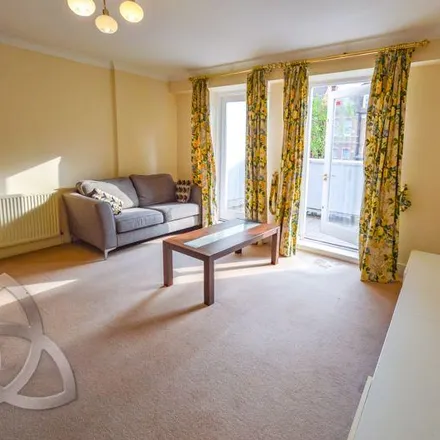 Rent this 3 bed apartment on 2 Lindfield Gardens in London, NW3 6BJ