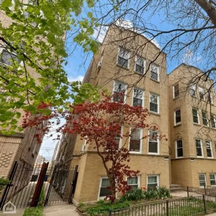 Rent this 3 bed apartment on 7546-7548 North Oakley Avenue in Chicago, IL 60645