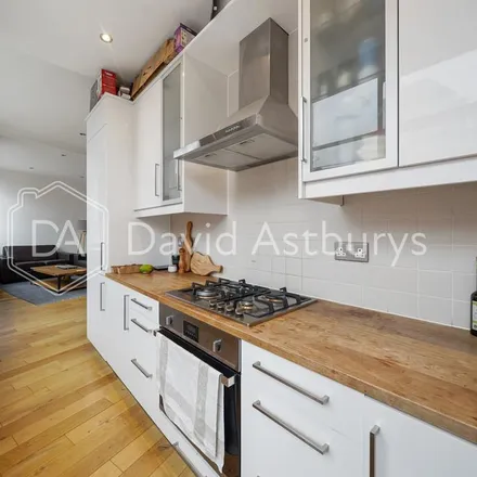 Image 2 - Saxon House, 56 Commercial Street, Spitalfields, London, E1 6RW, United Kingdom - Apartment for rent