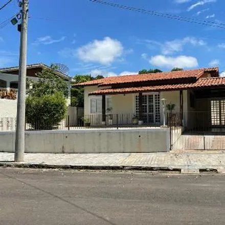 Buy this 3 bed house on Drogaria Estância in Avenida Carlos Mauro, Águas de São Pedro