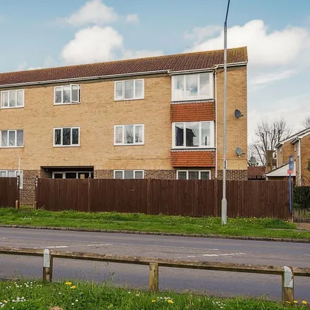 Rent this 2 bed apartment on Haywards Mead in Eton Wick, SL4 6JN