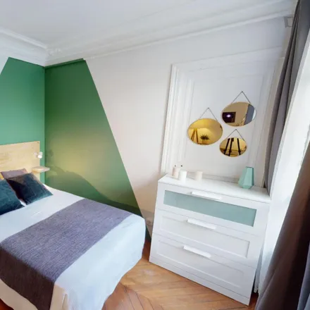 Rent this 4 bed room on 8 Rue Sédillot in 75007 Paris, France