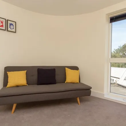 Rent this 3 bed apartment on 5 Station Road in Great Shelford, CB22 5LR