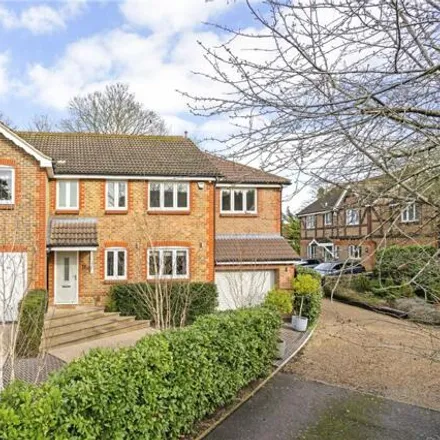 Buy this 5 bed house on Gossmore Walk in Marlow, SL7 1QZ