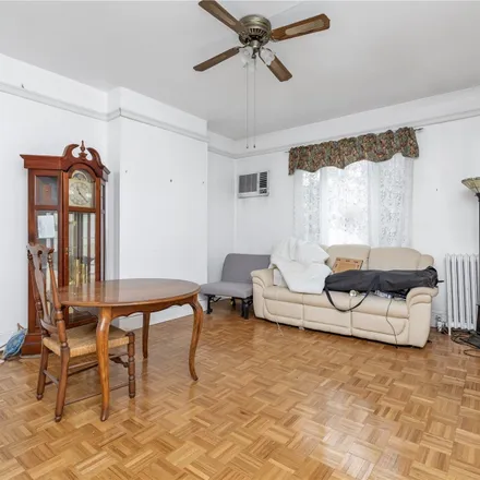 Image 5 - 28-19 42nd Street, New York, NY 11103, USA - Townhouse for sale