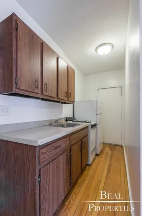 Image 3 - 955 West Cornelia Avenue - Apartment for rent