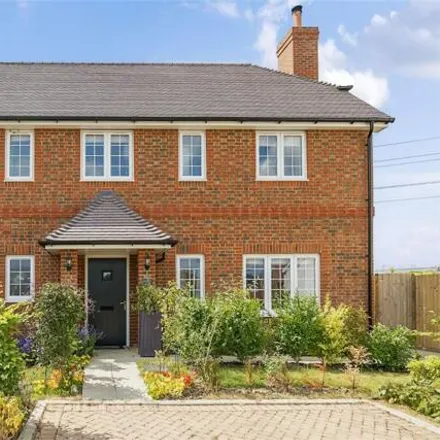 Buy this 4 bed house on Hurstbourne Priors in Hampshire, Rg28 7gf