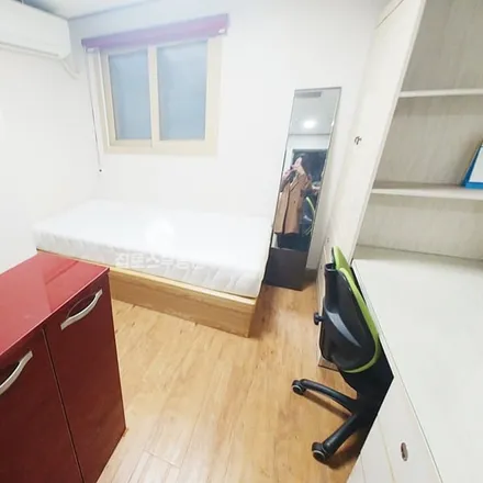 Rent this studio apartment on 서울특별시 강남구 역삼동 752-40