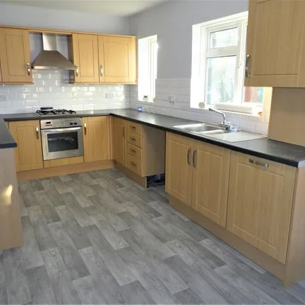 Image 7 - Ainsty Drive, Wetherby, LS22 7QW, United Kingdom - Apartment for rent