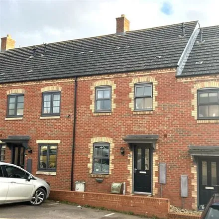 Image 1 - Bosgate Close, Bozeat, NN29 7JS, United Kingdom - Townhouse for sale