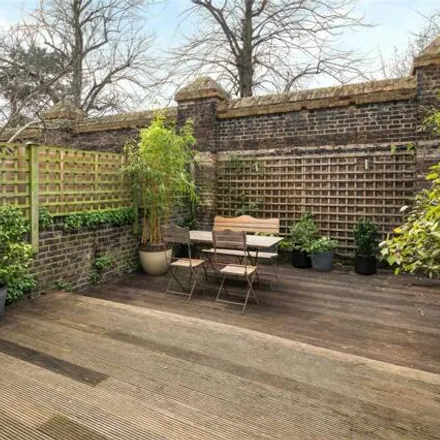Image 5 - 150 Ifield Road, London, SW10 9AR, United Kingdom - Townhouse for sale
