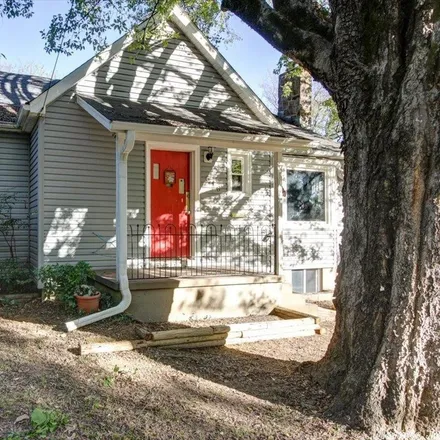 Buy this 2 bed house on 518 North Patterson Street in Hot Springs, AR 71913
