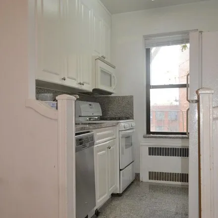 Image 2 - 570 Fort Washington Avenue, New York, NY 10033, USA - Apartment for rent