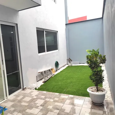 Buy this studio house on Residencial Lomas Verdes in Calle José M. Hidalgo Esnaurrizar, Lomas Verdes 5ta Sección