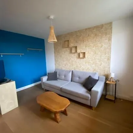 Rent this 4 bed apartment on 5 quater Place Championnet in 26000 Valence, France