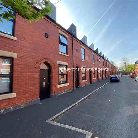 Rent this 2 bed townhouse on Laburnum Street in Salford, M6 5LZ