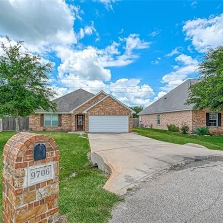 Image 5 - 9700 Piney Point Circle, Needville, TX 77461, USA - House for sale
