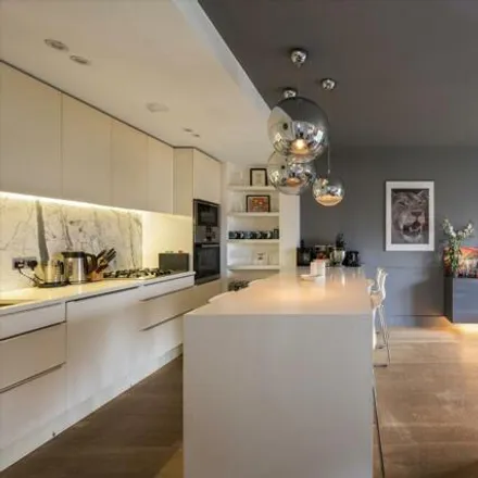 Buy this 3 bed apartment on 24 Cavendish Road in London, NW6 7XL