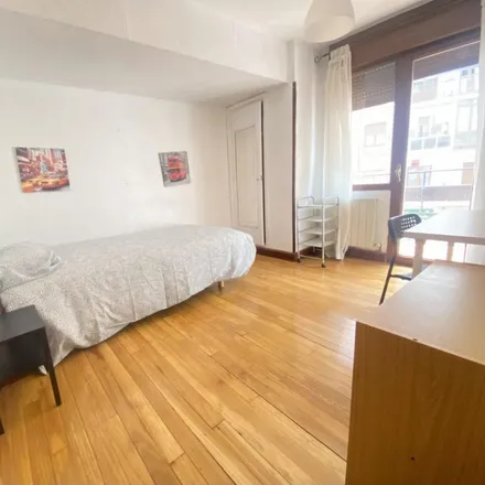 Image 5 - Karmelo kalea, 3, 48004 Bilbao, Spain - Apartment for rent