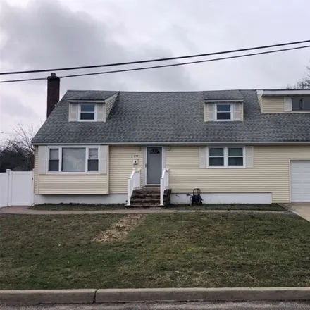 Rent this 2 bed house on 433 New York Avenue in Village of Lindenhurst, NY 11757