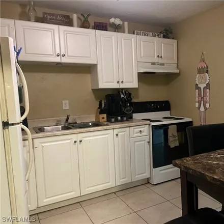 Image 6 - 1638 Beachwood Drive, North Fort Myers, FL 33903, USA - House for sale
