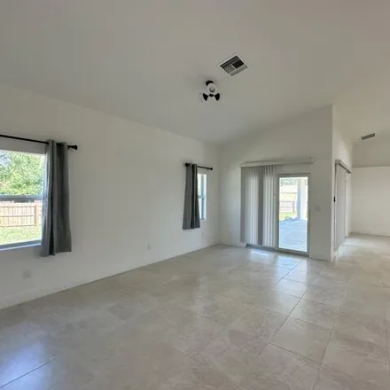 Image 6 - 460 Gregory Street, Collins Park Estates, Saint Lucie County, FL 34982, USA - House for rent