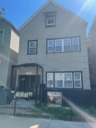 Buy this 8 bed duplex on 4737 South Ada Street in Chicago, IL 60609