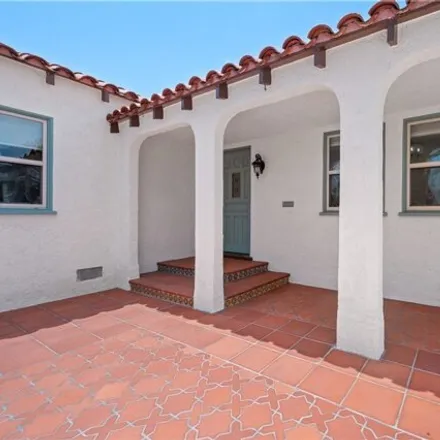 Image 2 - 2143 Golden Ave, Long Beach, California, 90806 - House for sale