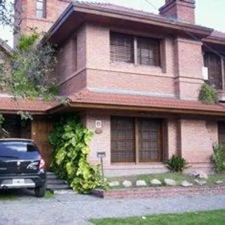 Rent this 3 bed house on Retiro 83 in Partido de Almirante Brown, Argentina