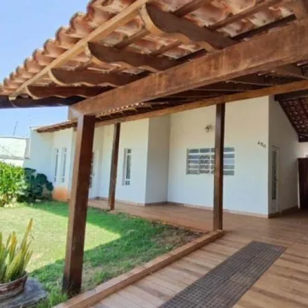 Rent this 3 bed house on Rua José Lourenço dos Santos in Parque da Gávea, Maringá - PR