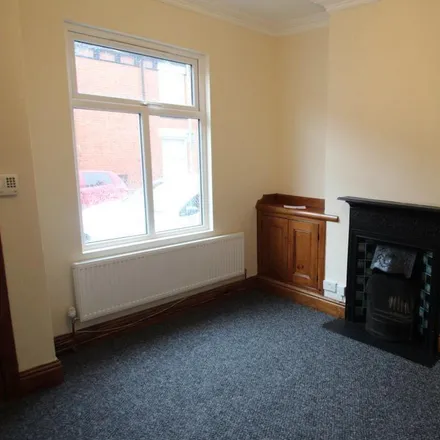 Image 2 - Edward Road, Leicester, LE2 1TH, United Kingdom - Townhouse for rent