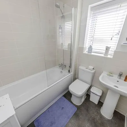 Rent this 4 bed duplex on The Wheatsheaf in Church Street, Stoke