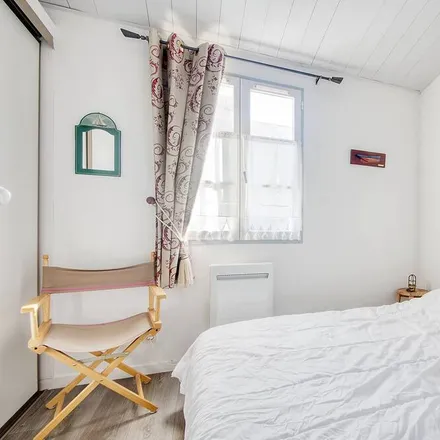 Rent this 2 bed house on 17410 Saint-Martin-de-Ré