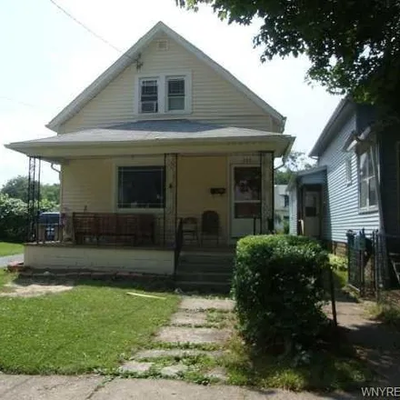 Image 2 - 210 80th Street, La Salle, City of Niagara Falls, NY 14304, USA - House for sale