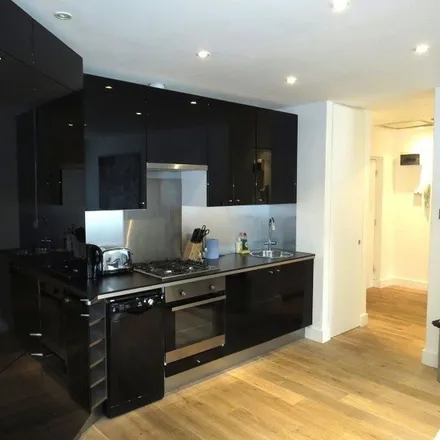 Rent this 1 bed apartment on Ben Lawrence - Suits and Shirts in 68 Cheshire Street, Spitalfields