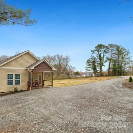 Image 3 - 514 Brevard Knoll Drive, Country Acres, Henderson County, NC 28792, USA - House for sale