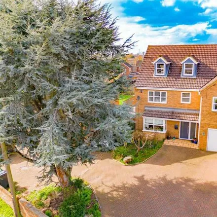 Buy this 6 bed house on Queens Gardens in Great North Road, St. Neots