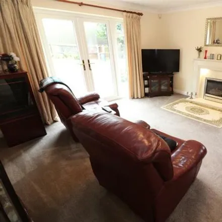 Image 4 - 21 Kensington Close, Rushden, NN10 6RR, United Kingdom - House for sale