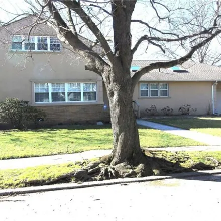 Rent this 5 bed house on 573 Fairway Dr in Woodmere, New York