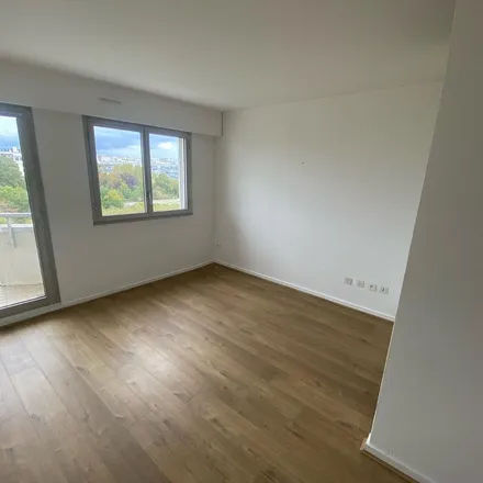 Rent this 2 bed apartment on 21 Place Paul Verlaine in 92100 Boulogne-Billancourt, France