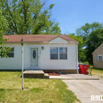 Buy this studio house on 317 Hillside Rd in East Peoria, Illinois