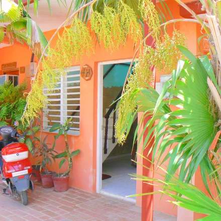 Image 2 - Casa De Momo, Calle 35 (Gacel) 5806, Cienfuegos, 55400, Cuba - Apartment for rent